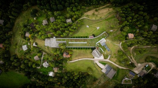 Das Vigilius Mountain Resort aus der Vogelperspektive | © Jan Palma / IDM Südtirol - Alto Adige