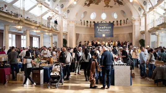 Das Farm Food Festival im Meraner Kurhaus versammelt Direktvermarkter und ihre Produkte unter einem Dach | © Jan Palma / IDM Südtirol - Alto Adige