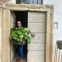 Katrin ist eine leidenschaftliche Köchin und Produzentin | © Schlosshof Baumann